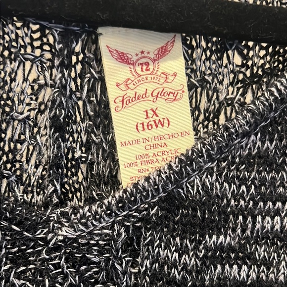 Faded Glory Black and White Acrylic Sweater - Picture 2 of 3